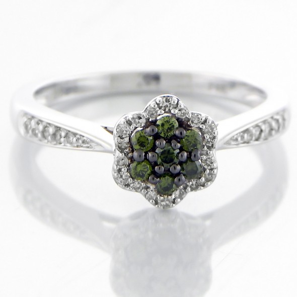 green-white-diamonds-fashion-ring